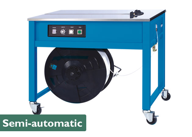 博殼松包裝半自動捆扎機不帶支架。用帶子纏繞產(chǎn)品，半自動捆扎機隨后會沿產(chǎn)品收緊帶子、將其切斷并送出新帶。這類半自動機器適用于您對捆扎能力要求不高的情況。